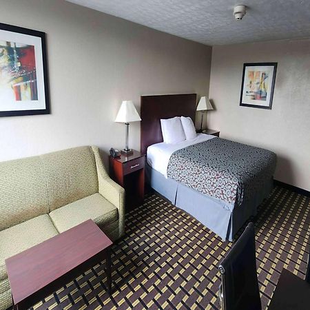 Days Inn By Wyndham Fort Wright Cincinnati Area Екстер'єр фото