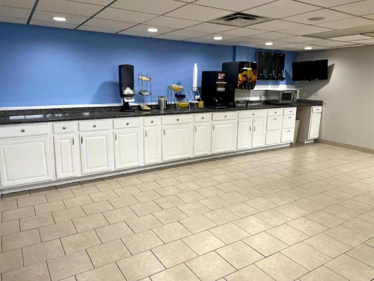 Days Inn By Wyndham Fort Wright Cincinnati Area Екстер'єр фото