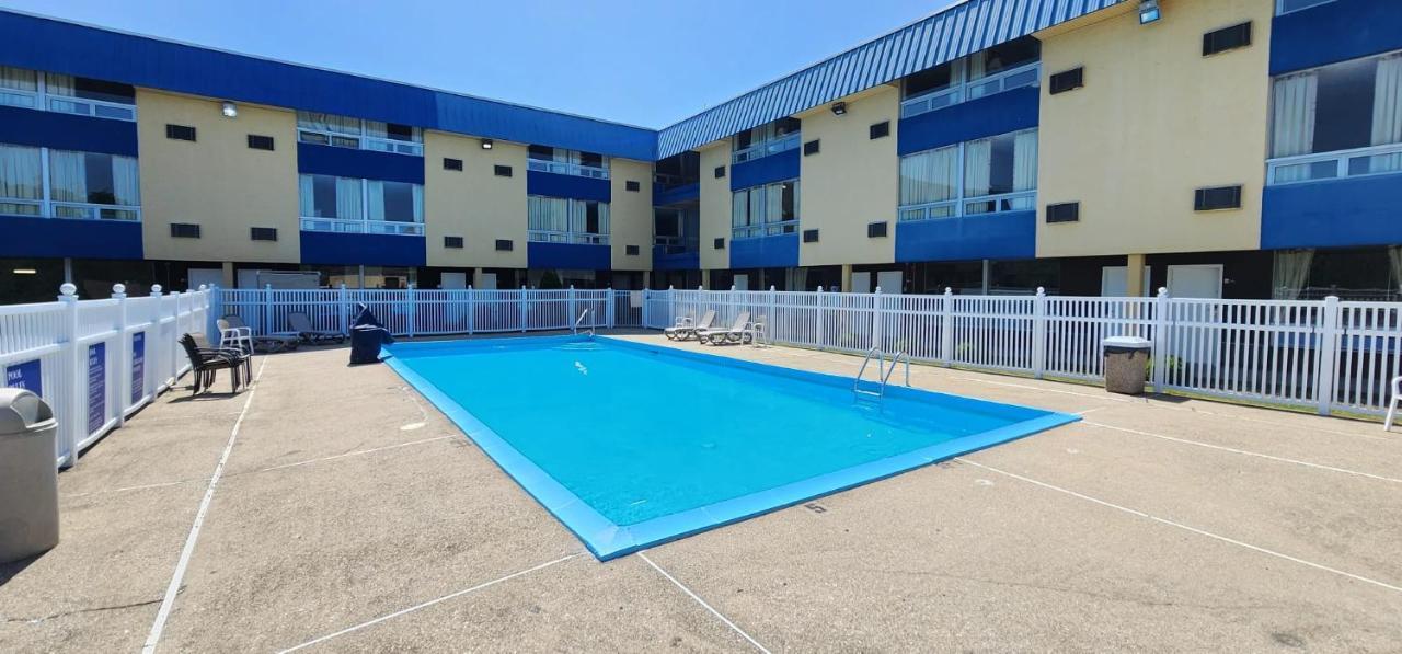 Days Inn By Wyndham Fort Wright Cincinnati Area Екстер'єр фото