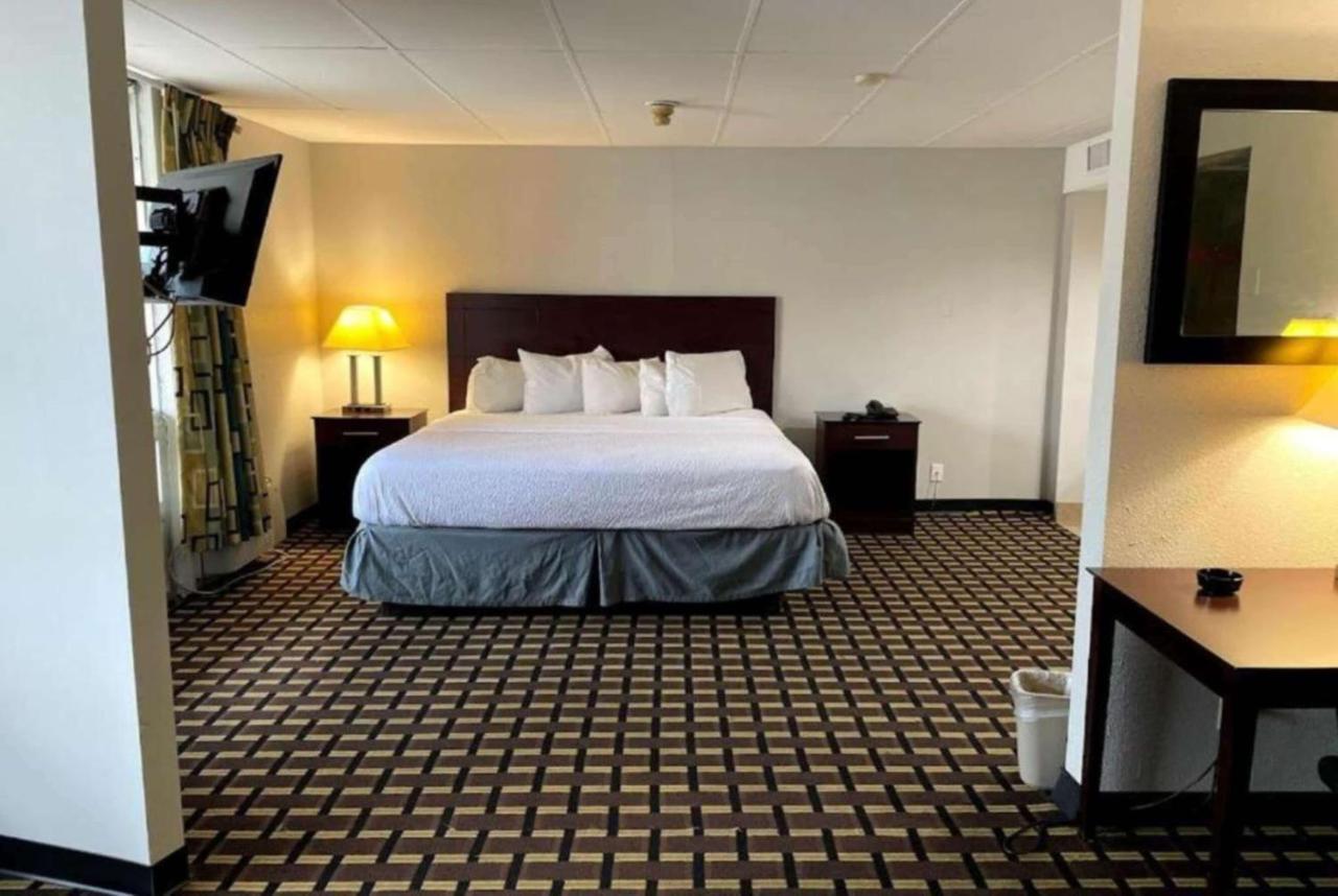 Days Inn By Wyndham Fort Wright Cincinnati Area Екстер'єр фото
